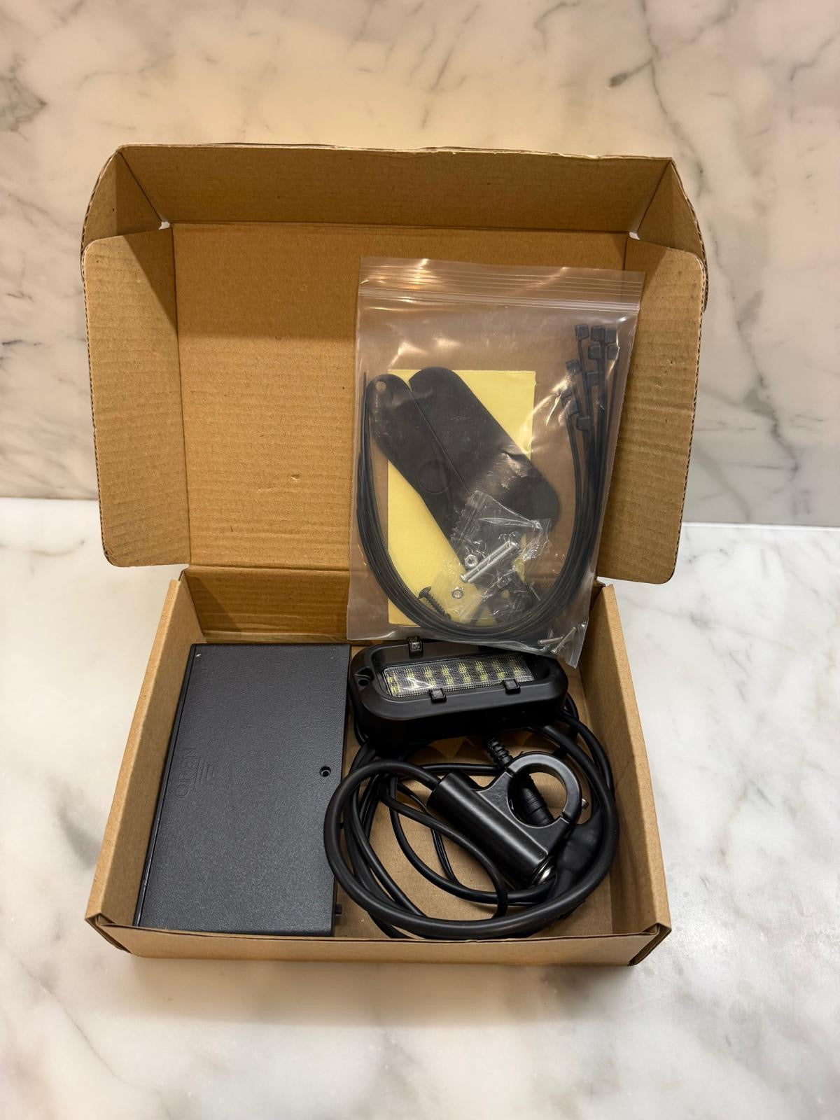 BATTERY PACK ROCK LIGHT